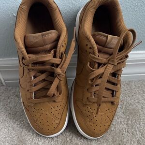 Nike womens tan Dunk  Sneakers